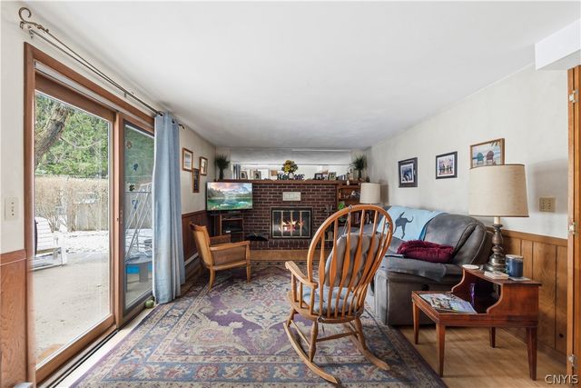 112 Merriwether Drive, Camillus, NY 13219