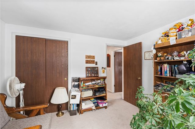 112 Merriwether Drive, Camillus, NY 13219