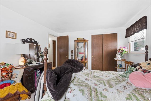 112 Merriwether Drive, Camillus, NY 13219