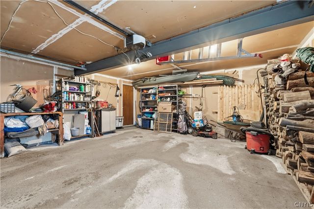 112 Merriwether Drive, Camillus, NY 13219