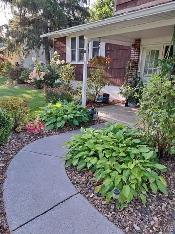 112 Merriwether Drive, Camillus, NY 13219