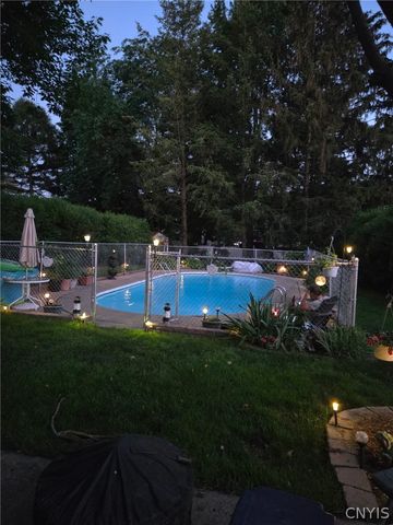 112 Merriwether Drive, Camillus, NY 13219