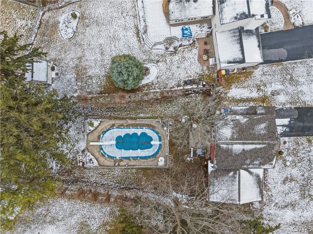 112 Merriwether Drive, Camillus, NY 13219