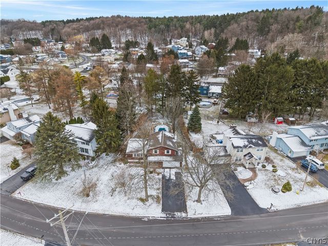 112 Merriwether Drive, Camillus, NY 13219