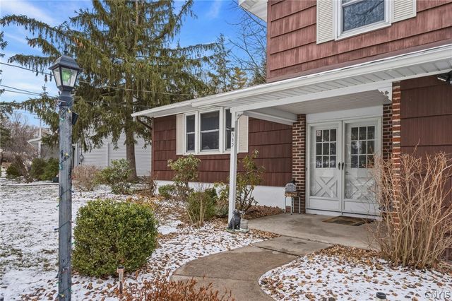 112 Merriwether Drive, Camillus, NY 13219