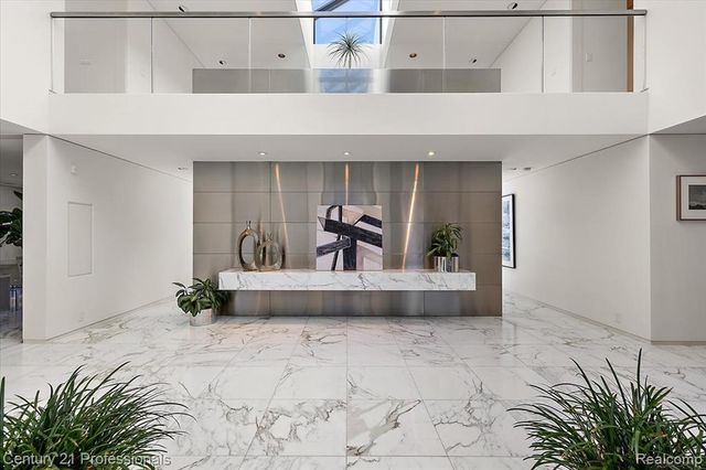 5904 Wing Lake Road, Bloomfield Hills, MI 48301