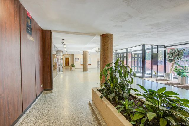 66-01 Burns Street 4N, Rego Park, NY 11374