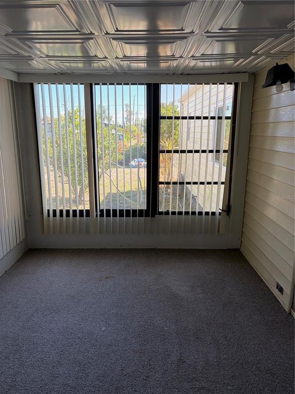 Image 11 of property listing at 1297 KINGFISHER DRIVE, Englewood, FL 34224