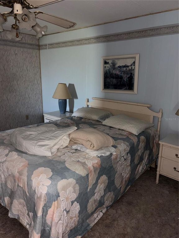 Image 13 of property listing at 1297 KINGFISHER DRIVE, Englewood, FL 34224