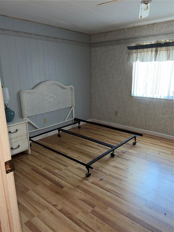 Image 17 of property listing at 1297 KINGFISHER DRIVE, Englewood, FL 34224