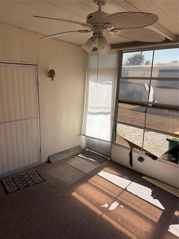 Image 20 of property listing at 1297 KINGFISHER DRIVE, Englewood, FL 34224