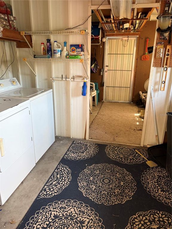 Image 22 of property listing at 1297 KINGFISHER DRIVE, Englewood, FL 34224