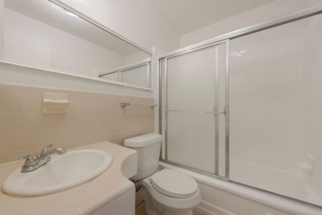 33 Somerset Terrace, Bedford, TX 76022