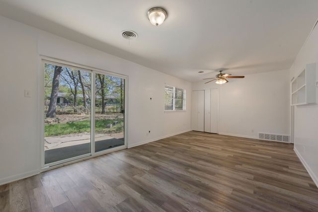 33 Somerset Terrace, Bedford, TX 76022