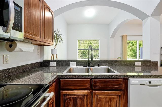 10374 PARK COMMONS DRIVE, Orlando, FL 32832