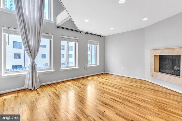 2108 APPLETREE ST, Philadelphia, PA 19103