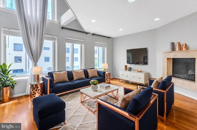 2108 APPLETREE ST, Philadelphia, PA 19103