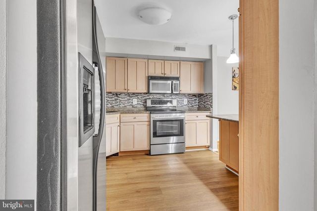 2108 APPLETREE ST, Philadelphia, PA 19103