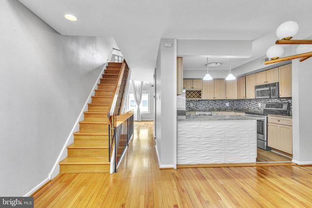 2108 APPLETREE ST, Philadelphia, PA 19103