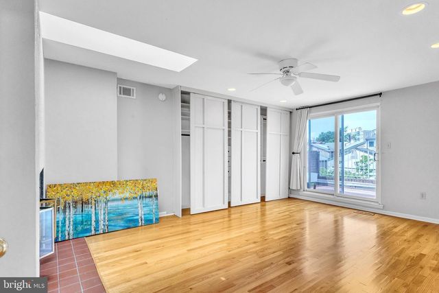 2108 APPLETREE ST, Philadelphia, PA 19103