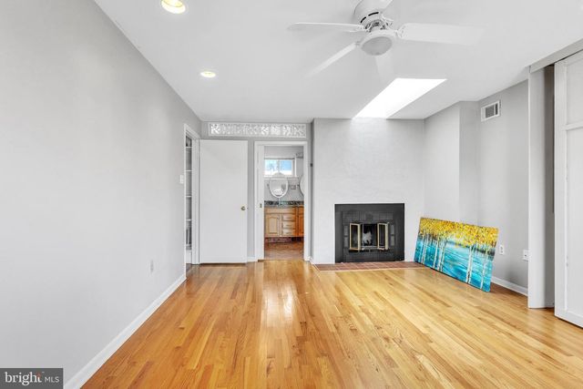 2108 APPLETREE ST, Philadelphia, PA 19103