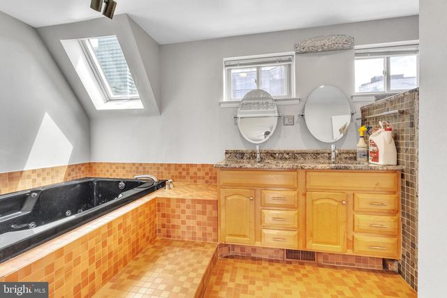 2108 APPLETREE ST, Philadelphia, PA 19103