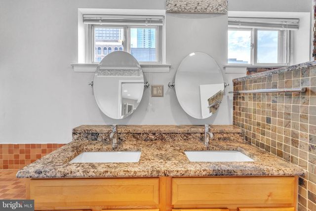 2108 APPLETREE ST, Philadelphia, PA 19103