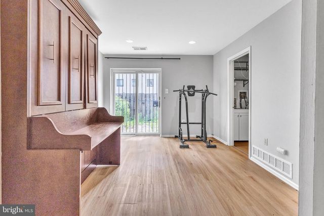 2108 APPLETREE ST, Philadelphia, PA 19103