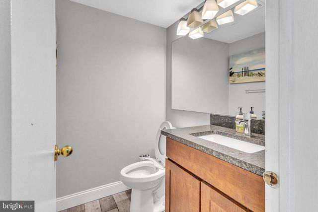 2108 APPLETREE ST, Philadelphia, PA 19103