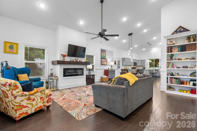 329 W F Street, Newton, NC 28658