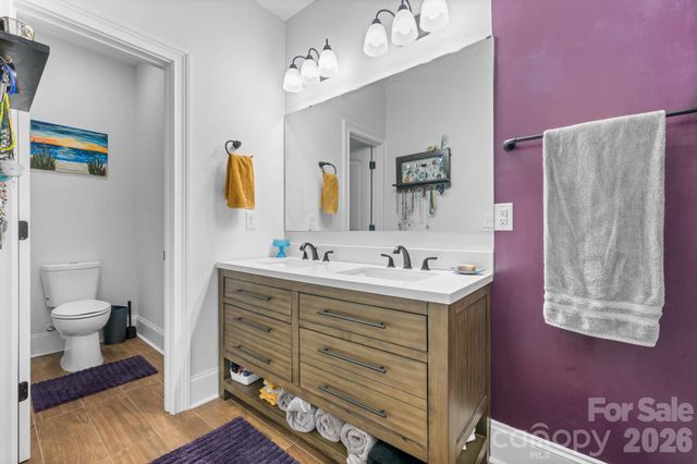 329 W F Street, Newton, NC 28658
