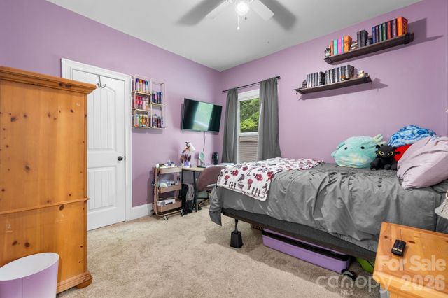 329 W F Street, Newton, NC 28658