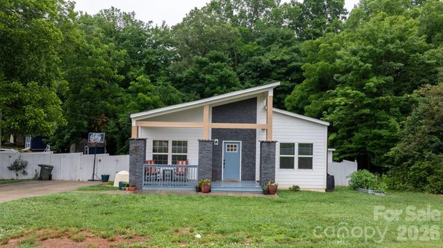 329 W F Street, Newton, NC 28658