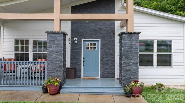 329 W F Street, Newton, NC 28658