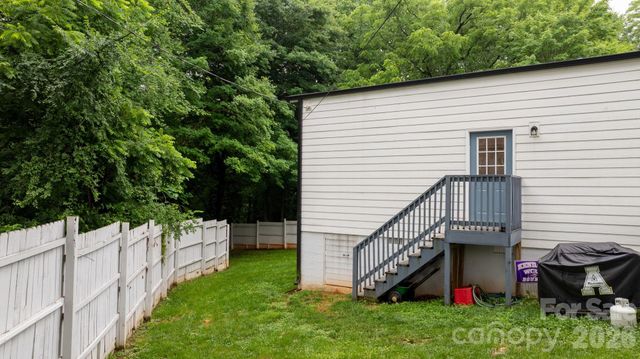 329 W F Street, Newton, NC 28658