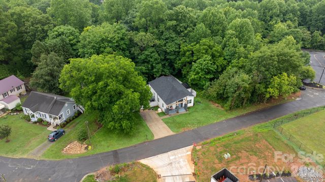 329 W F Street, Newton, NC 28658