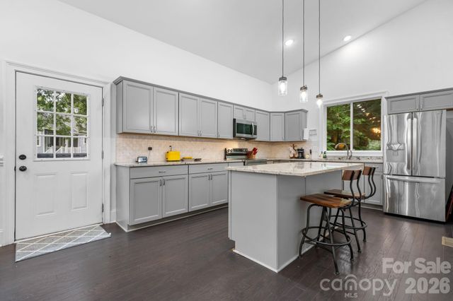 329 W F Street, Newton, NC 28658