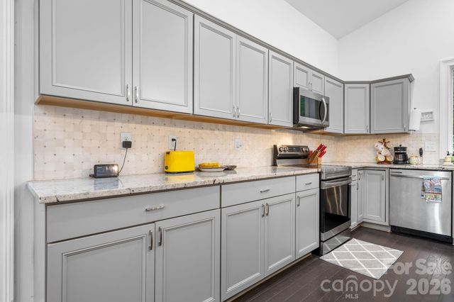 329 W F Street, Newton, NC 28658