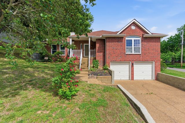 1701 Ridgemere Ct, Hermitage, TN 37076