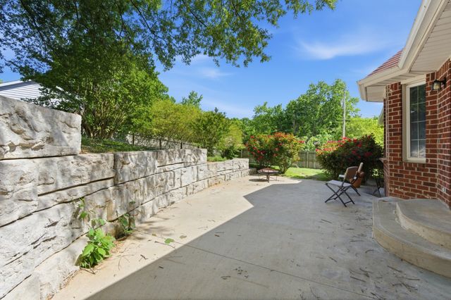 1701 Ridgemere Ct, Hermitage, TN 37076