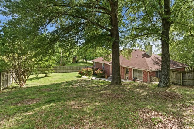 1701 Ridgemere Ct, Hermitage, TN 37076
