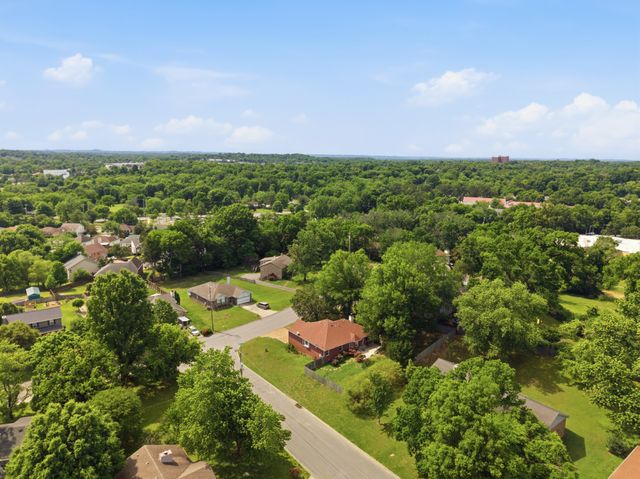 1701 Ridgemere Ct, Hermitage, TN 37076
