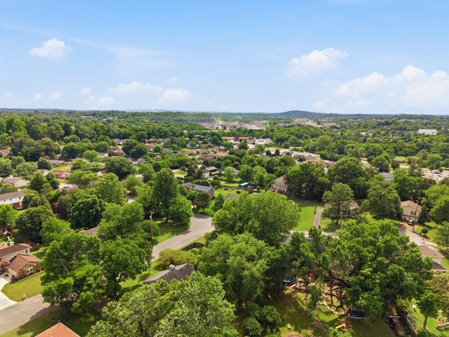 1701 Ridgemere Ct, Hermitage, TN 37076
