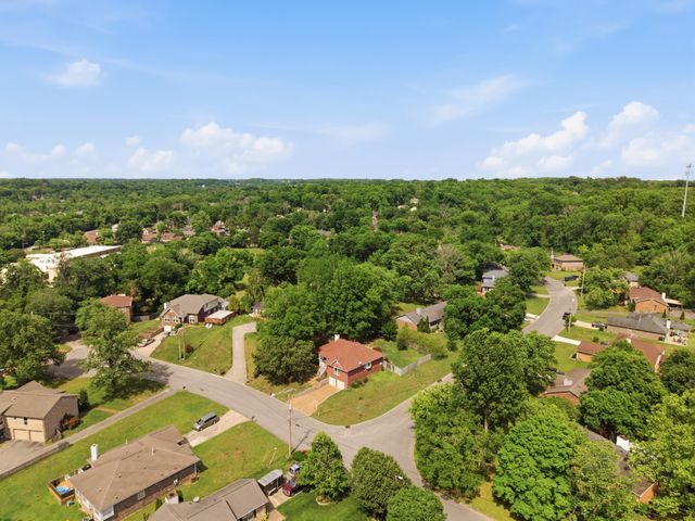 1701 Ridgemere Ct, Hermitage, TN 37076