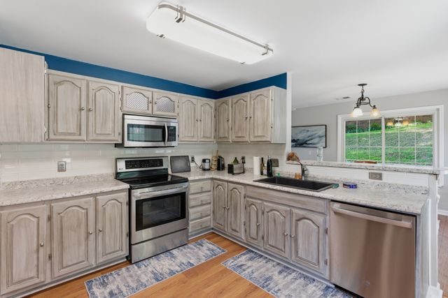 1701 Ridgemere Ct, Hermitage, TN 37076