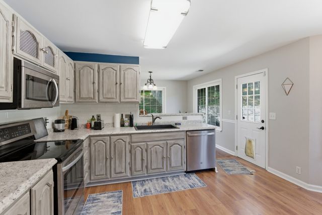 1701 Ridgemere Ct, Hermitage, TN 37076