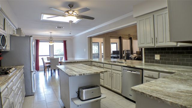 4011 Stonewick Drive, Arlington, TX 76016