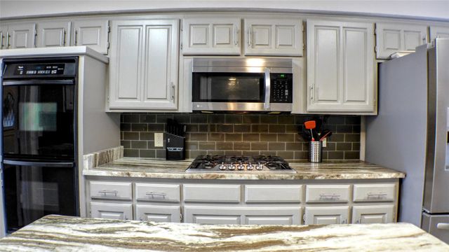 4011 Stonewick Drive, Arlington, TX 76016