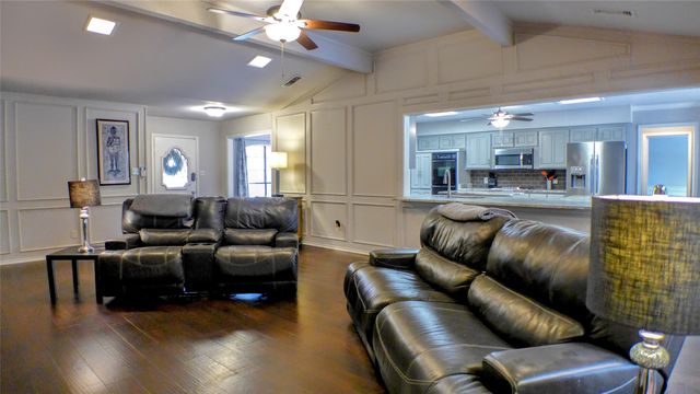 4011 Stonewick Drive, Arlington, TX 76016