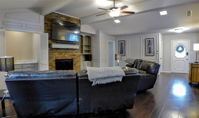 4011 Stonewick Drive, Arlington, TX 76016